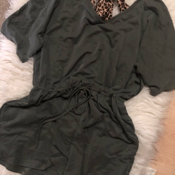 “Tied up in a bow romper” - Picture 2 of 2